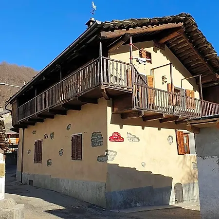 Bed & Breakfast Antica Casa Occitana 3*